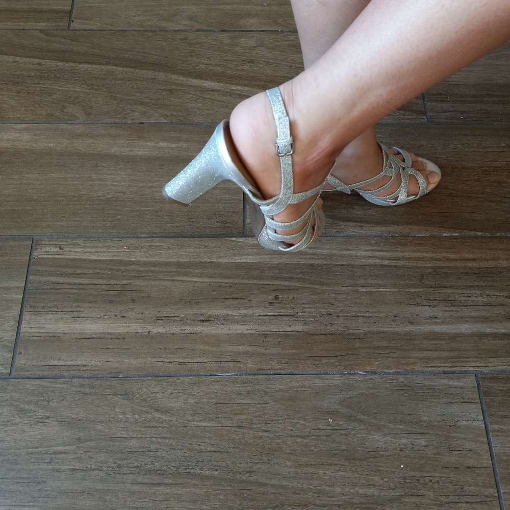 Sandals - Picture 2 of 4
